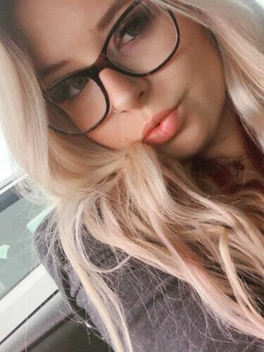 naveahreign Profile image 2